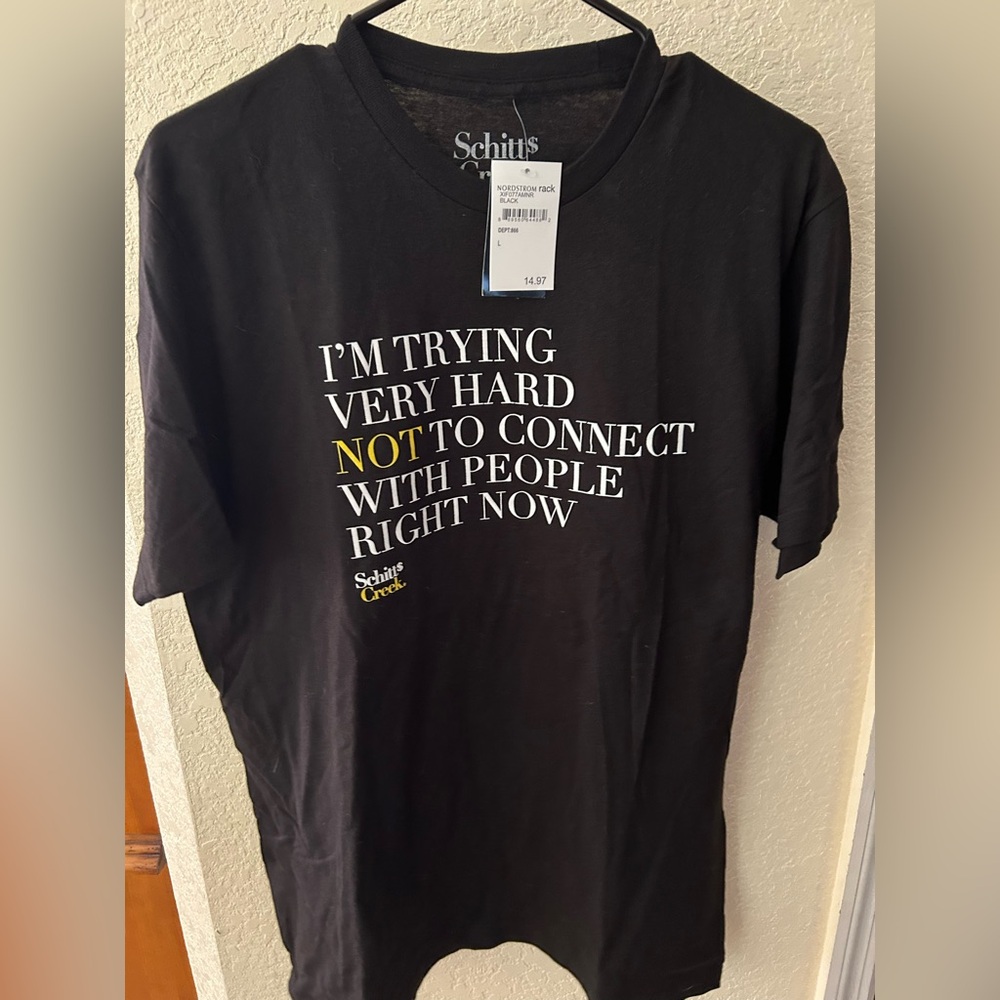 Schitt’s Creek Tshirt size Large